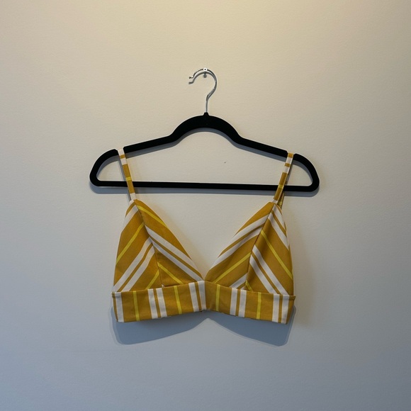 Yellow striped matching set, wide leg pant and bra top festival outfit - Picture 4 of 11